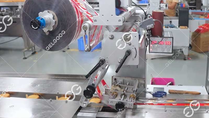 biscuit-packaging-machine