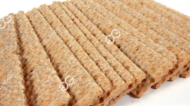 Máquina automática para fabricação de biscoitos de trigo