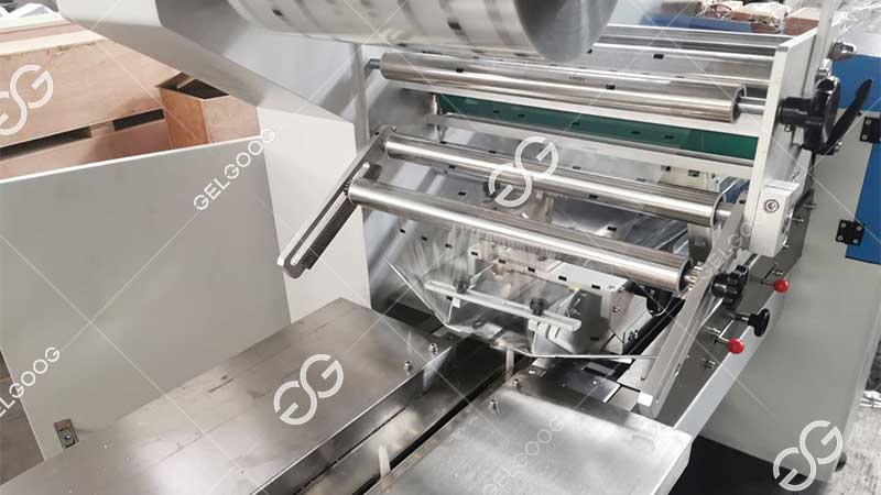 automatic biscuit packing machine
