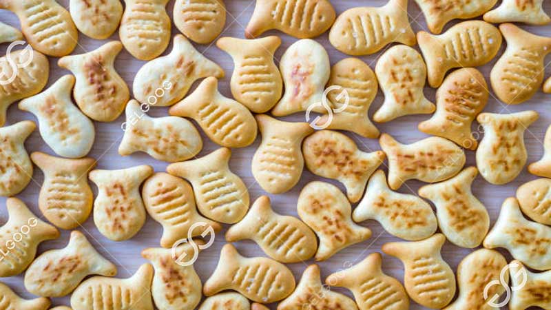 automatic fish shaped biscuit making machine