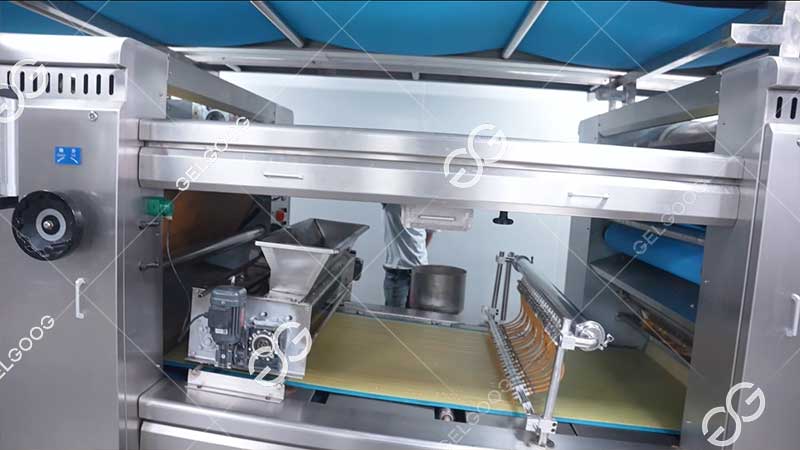 automatic fish shaped biscuit making machine